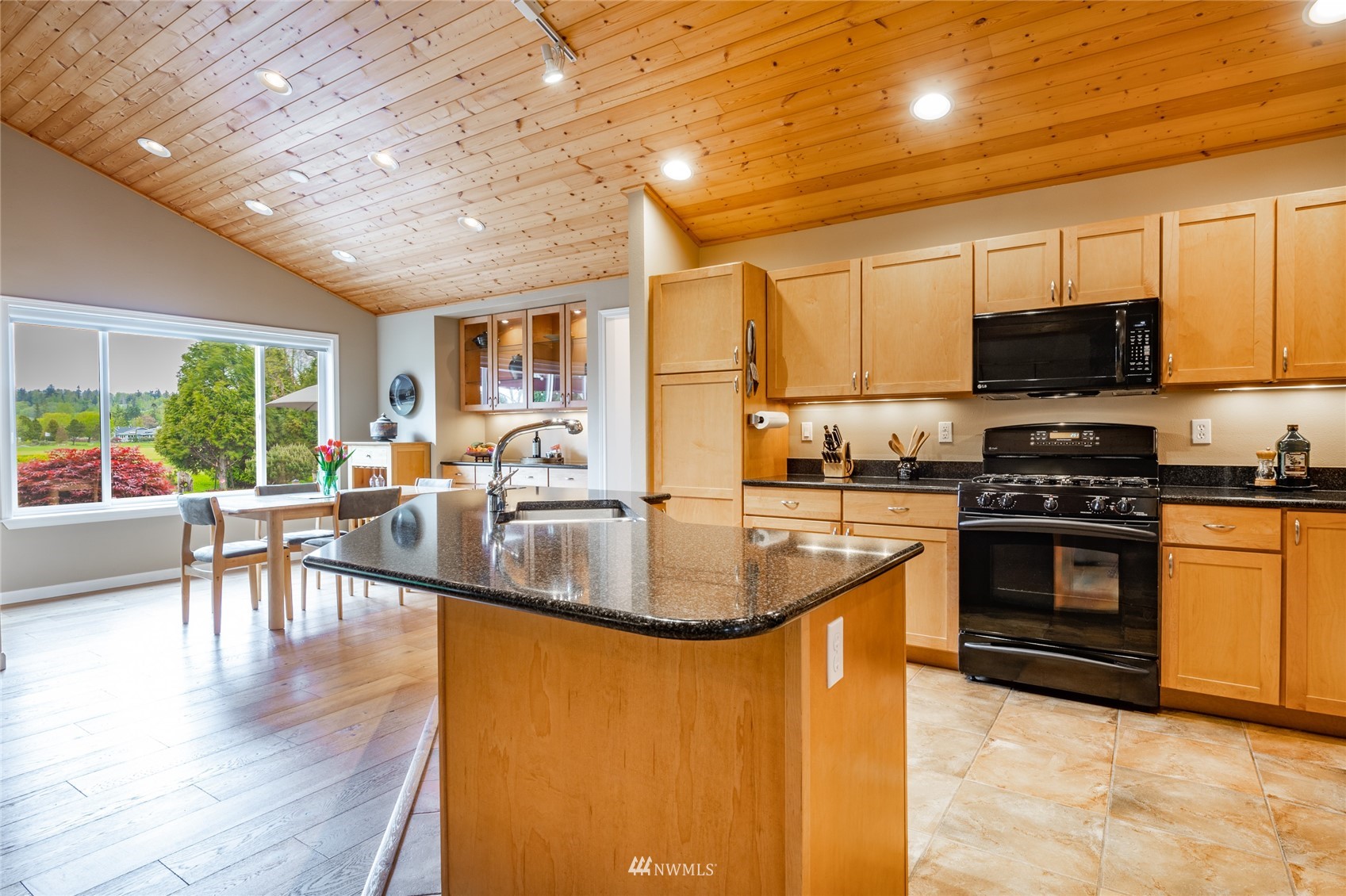 8153 Cowichan Road Blaine, WA 98230 - Photo 13 of 40 Gallery Image 13