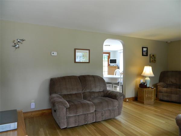 4 Sylvia Road North Reading, MA 01864 - Photo 5 of 18 Gallery Image 5