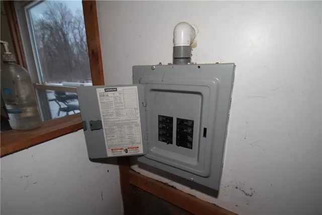 $99,999 | 16305 Ridge Road West, Albion, NY 14411