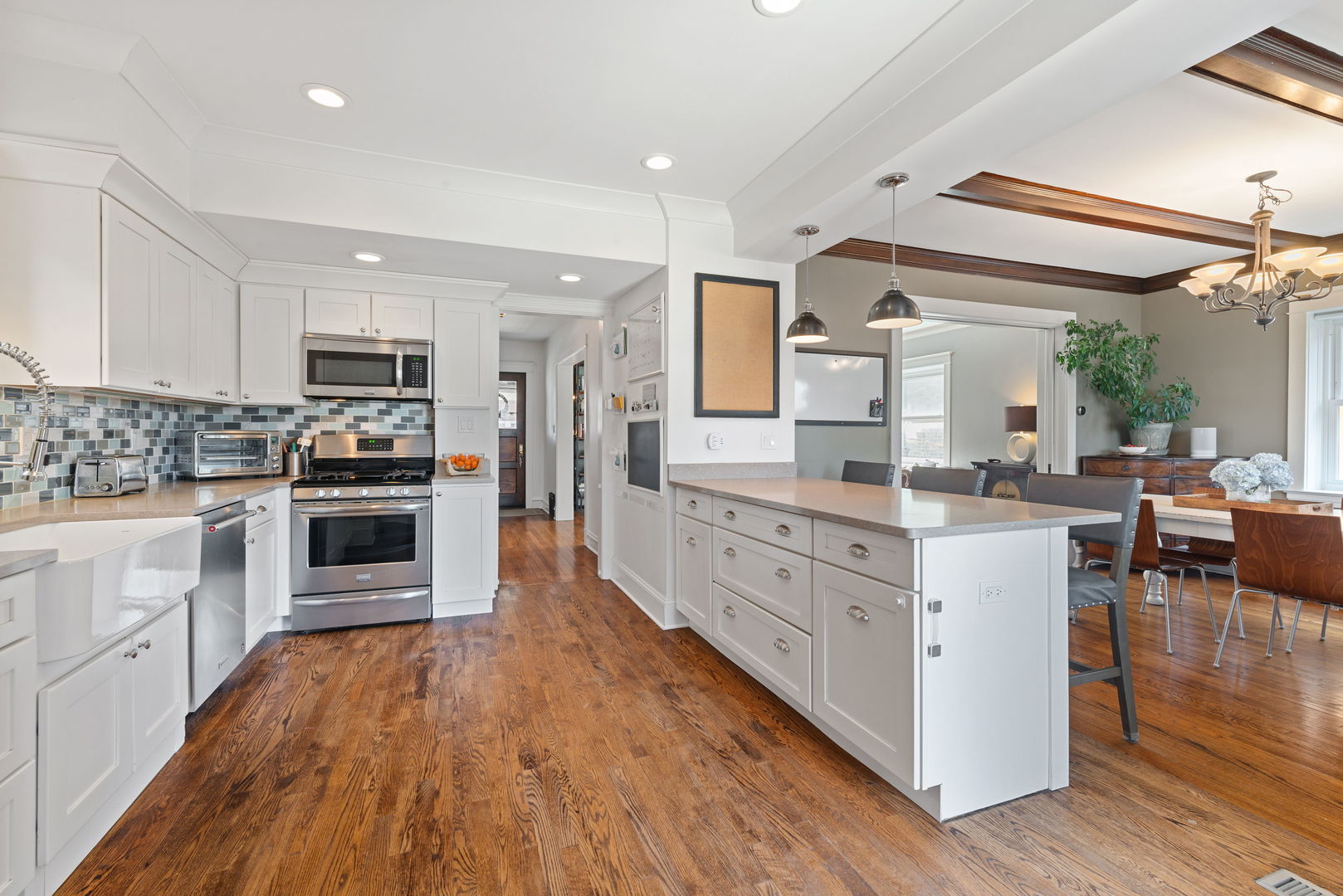 605 Thomas Avenue Forest Park, IL 60130 - Photo 9 of 32