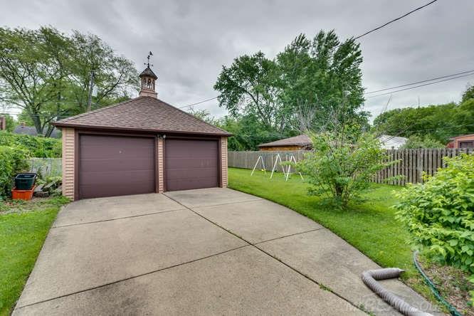 890 Lincoln Road Grosse Pointe, MI 48230 - Photo 26 of 31 31321886-25.JPG