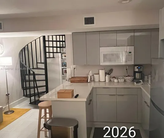 $1,900 | 641 Southwest 28th Road, Unit 641, Miami, FL 33129