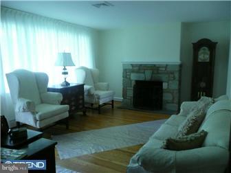 416 Byberry Road Huntingdon Valley, PA 19006 - Photo 6 of 12 Living Room