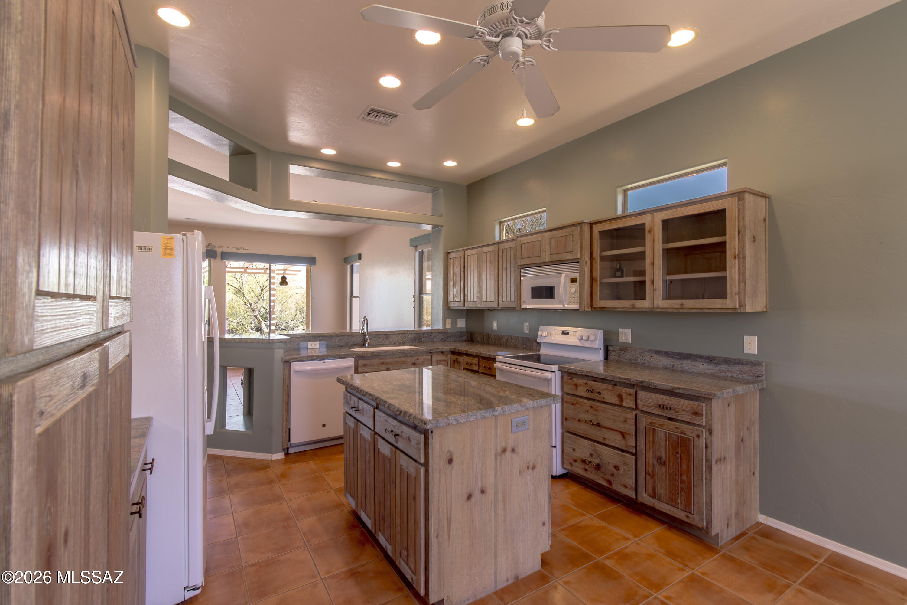3002 West Oasis Road Tucson, AZ 85742 - Photo 12 of 49 Kitchen Cabinets 3002