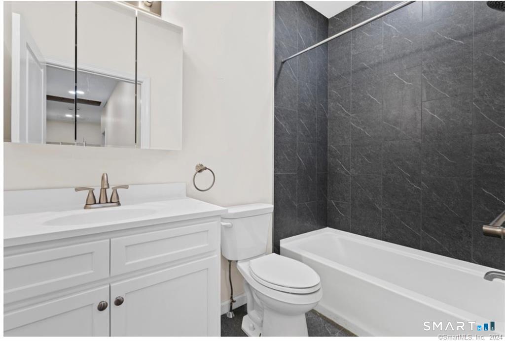 455 R Sherman Avenue, Unit 6 Hamden, CT 06518 - Photo 8 of 10