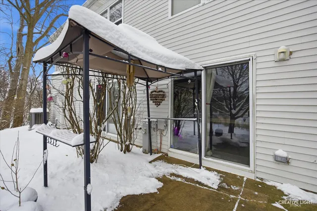 $2,200 | 966 Ainsley Drive, Unit 966, West Chicago, IL 60185
