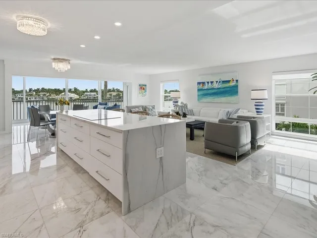 $10,000 | 2750 Gulf Shore Boulevard North, Unit 204, Naples, FL 34103