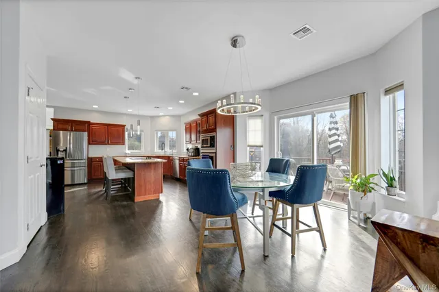 $999,000 | 4 Camelback Road, Chester, NY 10918