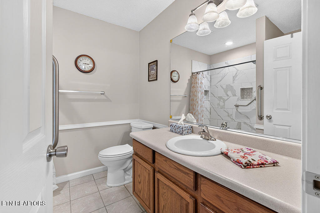 8033 Stablegate Way Powell, TN 37849 - Photo 20 of 24 LB1A7563