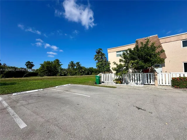 $359,999 | 8091 Northwest 12th Street, Unit A, Margate, FL 33063