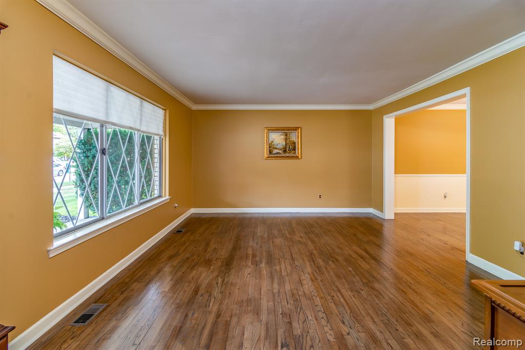 43133 Arlington Road Canton, MI 48187 - Photo 4 of 37