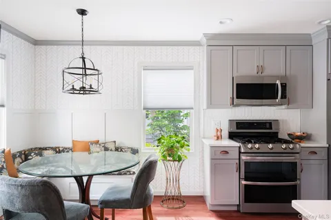 $829,000 | 401 Glenwood Drive, Unit 401, Briarcliff Manor, NY 10510