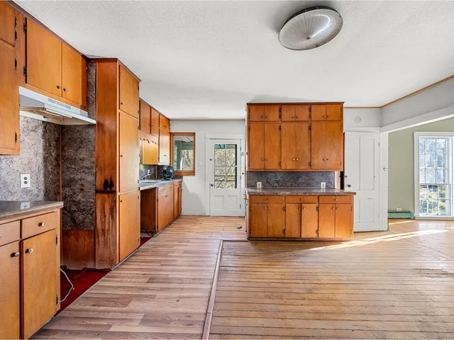 $249,000 | 4457 Highway 14, Royalton, VT 05068