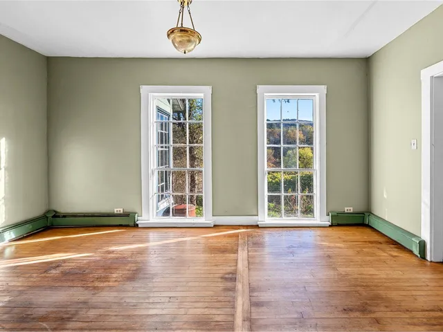 $249,000 | 4457 Highway 14, Royalton, VT 05068