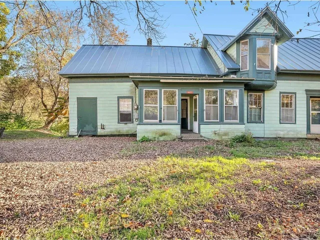 $249,000 | 4457 Highway 14, Royalton, VT 05068