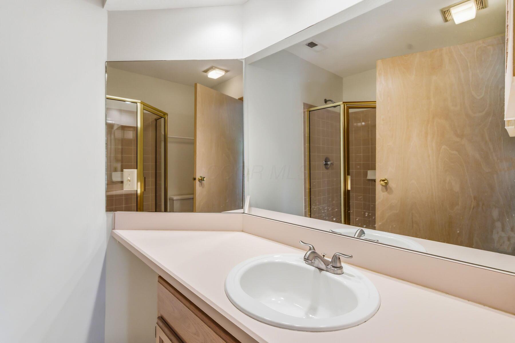 5831 Locbury Lane, Unit R Dublin, OH 43016 - Photo 22 of 35