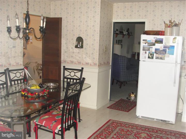215 Surrey Road Chalfont, PA 18914 - Photo 18 of 25 Kitchen