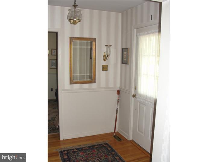 215 Surrey Road Chalfont, PA 18914 - Photo 4 of 25 Foyer