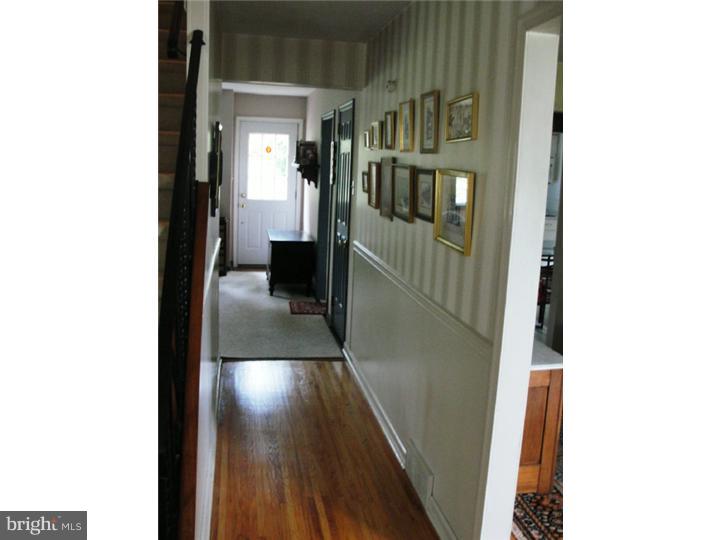 215 Surrey Road Chalfont, PA 18914 - Photo 6 of 25 Foyer