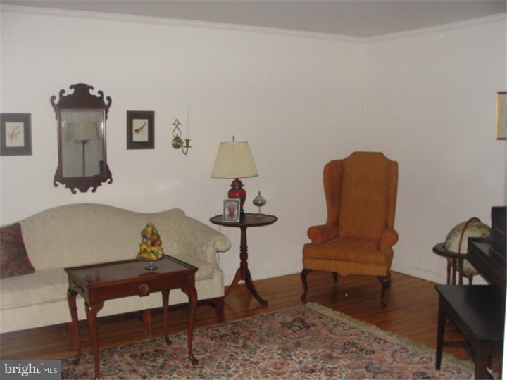 215 Surrey Road Chalfont, PA 18914 - Photo 9 of 25 Living Room