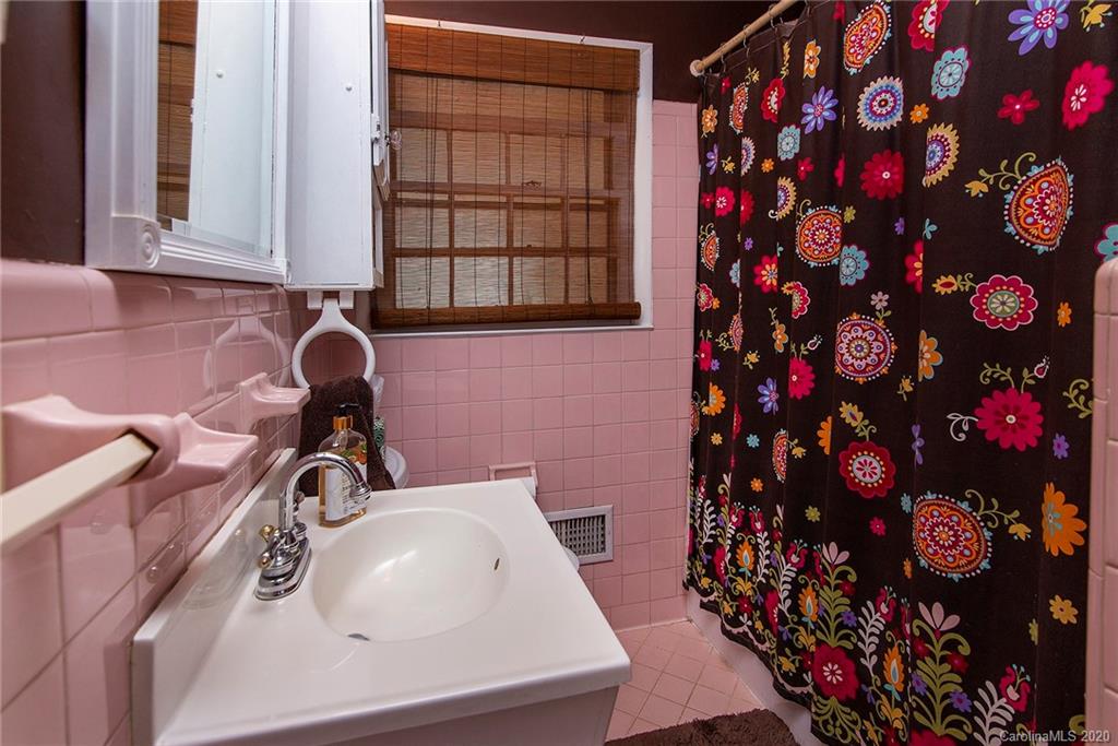 3624 Enfield Road Charlotte, NC 28205 - Photo 11 of 13 Gallery Image 11