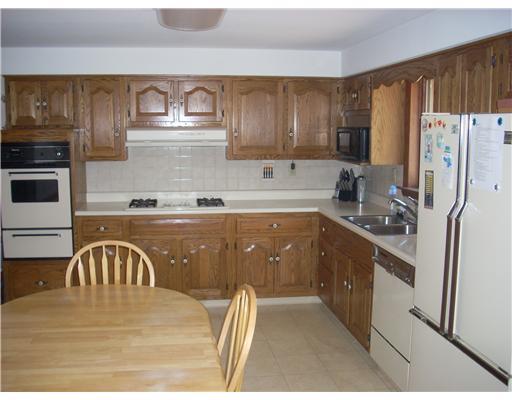 934 McCoy Road McKees Rocks, PA 15136 - Photo 3 of 10 Kitchen.