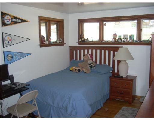 934 McCoy Road McKees Rocks, PA 15136 - Photo 6 of 10 Bedroom.