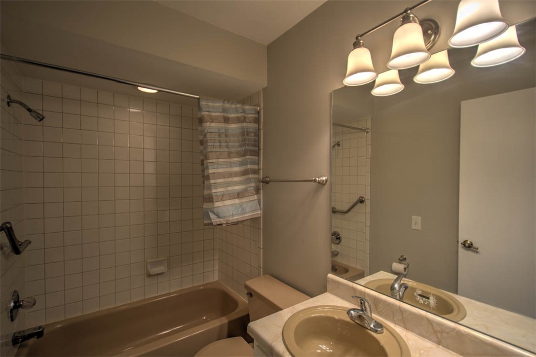 1919 Carl Court Decatur, IL 62526 - Photo 20 of 28