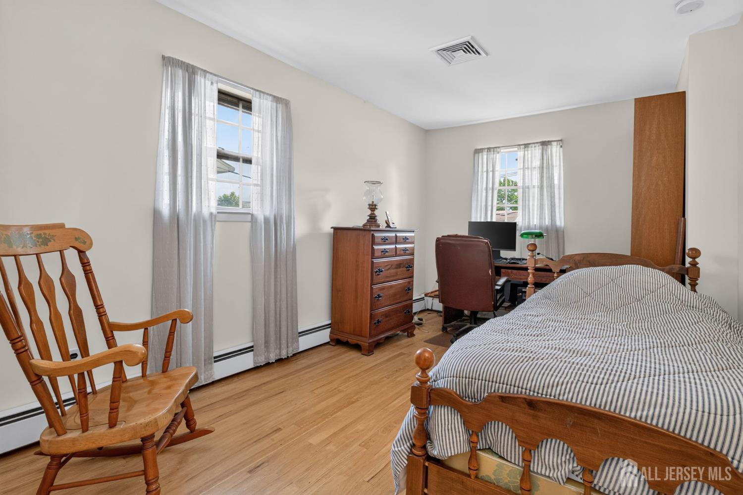 1270 Sioux Road North Brunswick, NJ 08902 - Photo 32 of 46