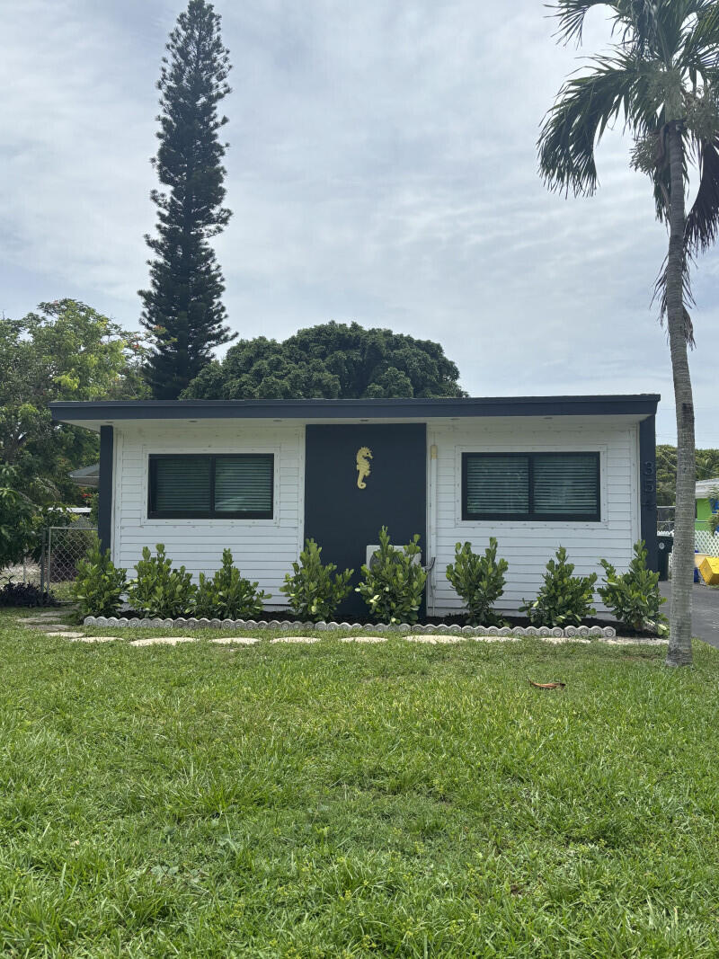 354 Manchester Street Boca Raton, FL 33487 - Photo 1 of 10 1