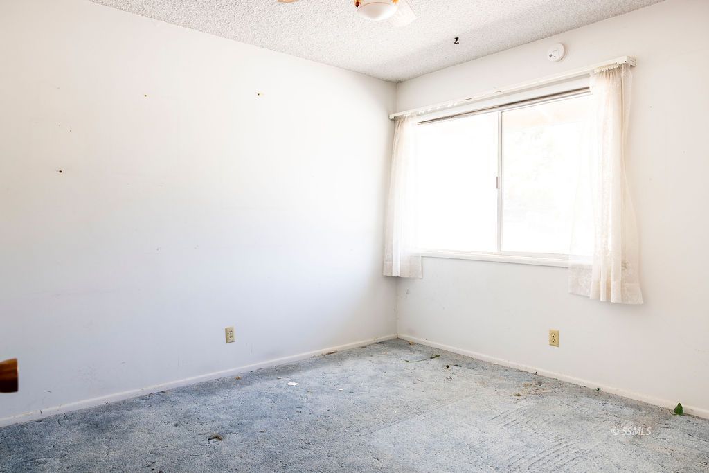 1243 Wayne Street Ridgecrest, CA 93555 - Photo 27 of 42 a room view with a large window