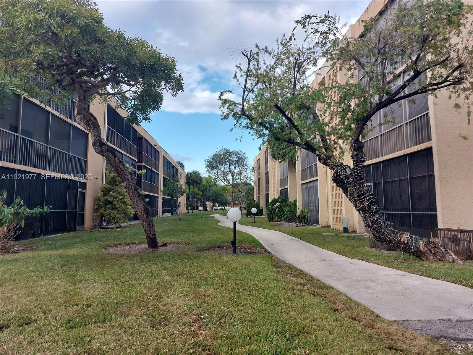 8415 Southwest 107th Avenue, Unit 255W Miami, FL 33173 - Photo 41 of 44