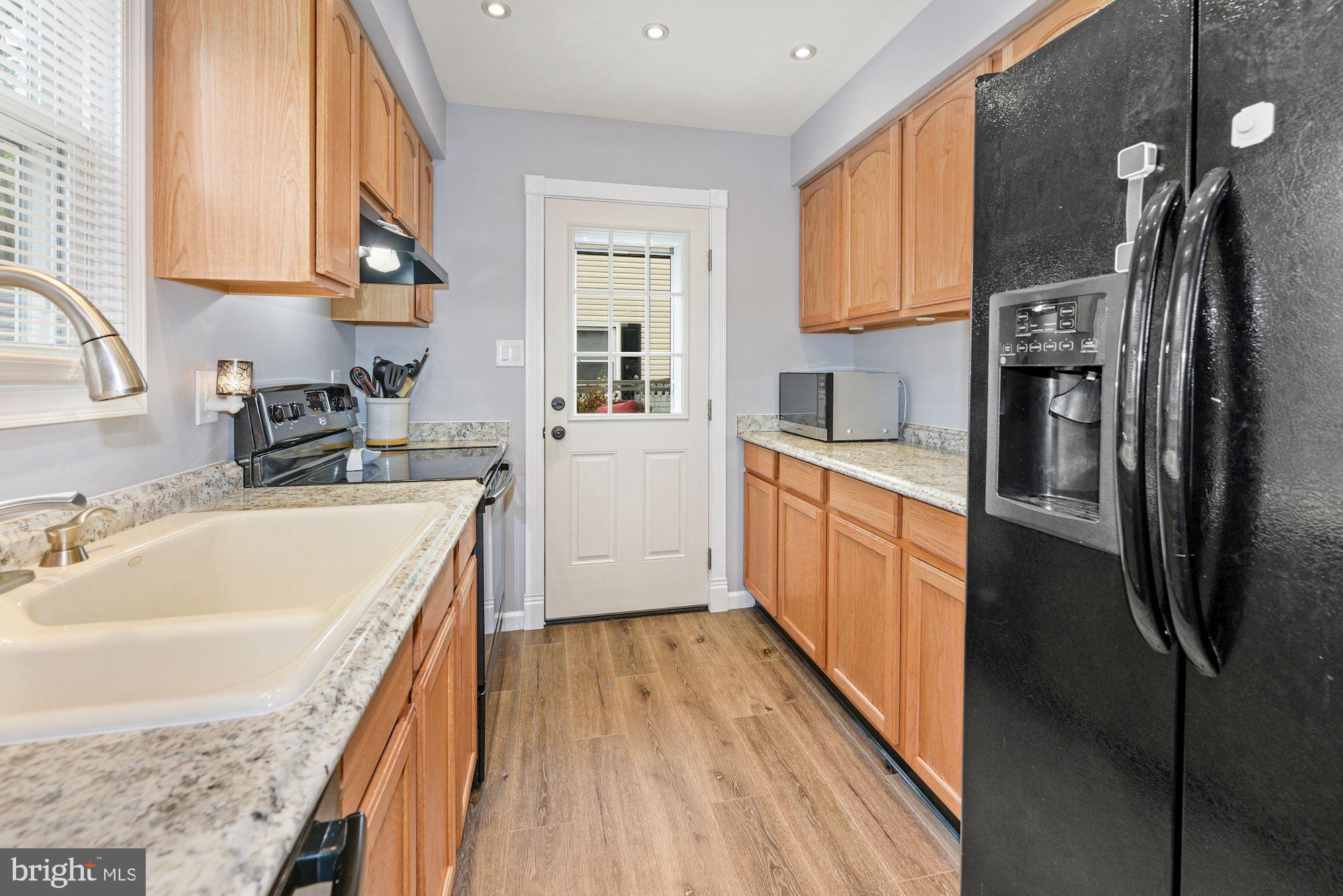 127 Dory Court Beverly, NJ 08010 - Photo 11 of 31 Kitchen
