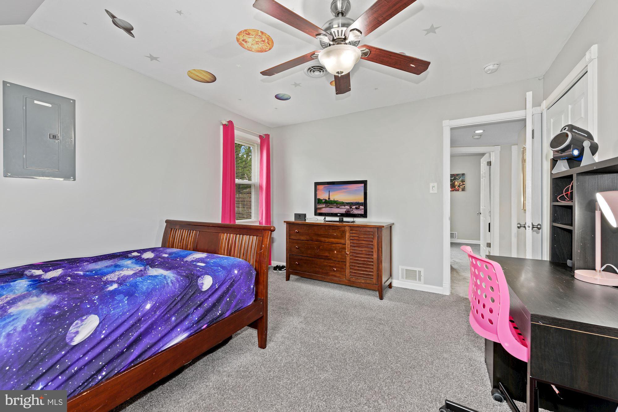 127 Dory Court Beverly, NJ 08010 - Photo 14 of 31 Bedroom 2