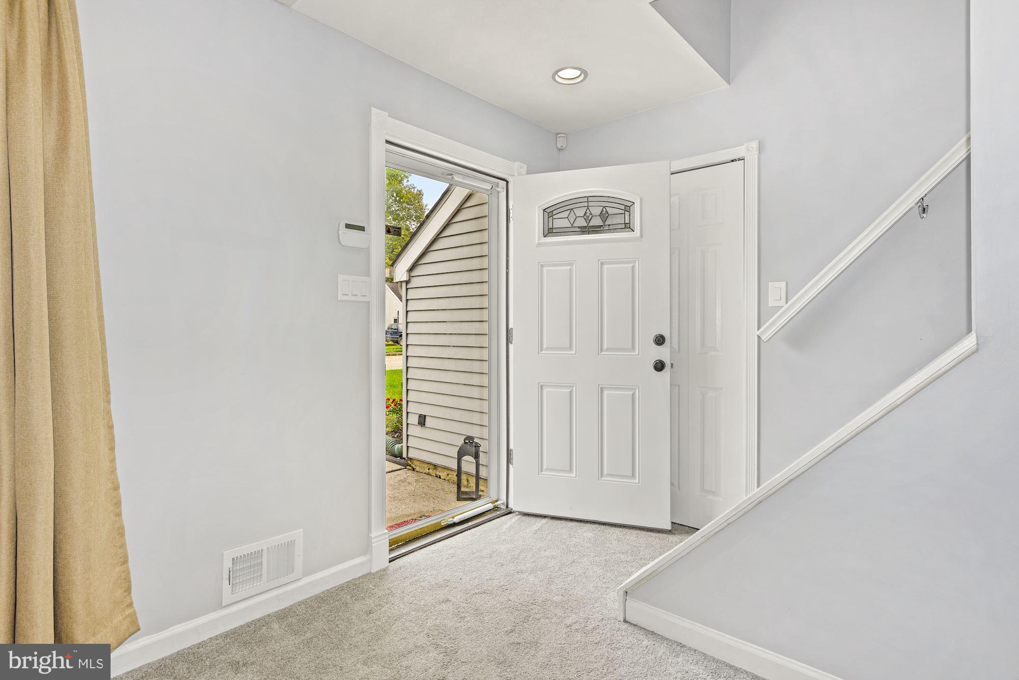 127 Dory Court Beverly, NJ 08010 - Photo 4 of 31
