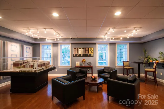 $499,900 | 300 West 5th Street, Unit 723, Charlotte, NC 28202
