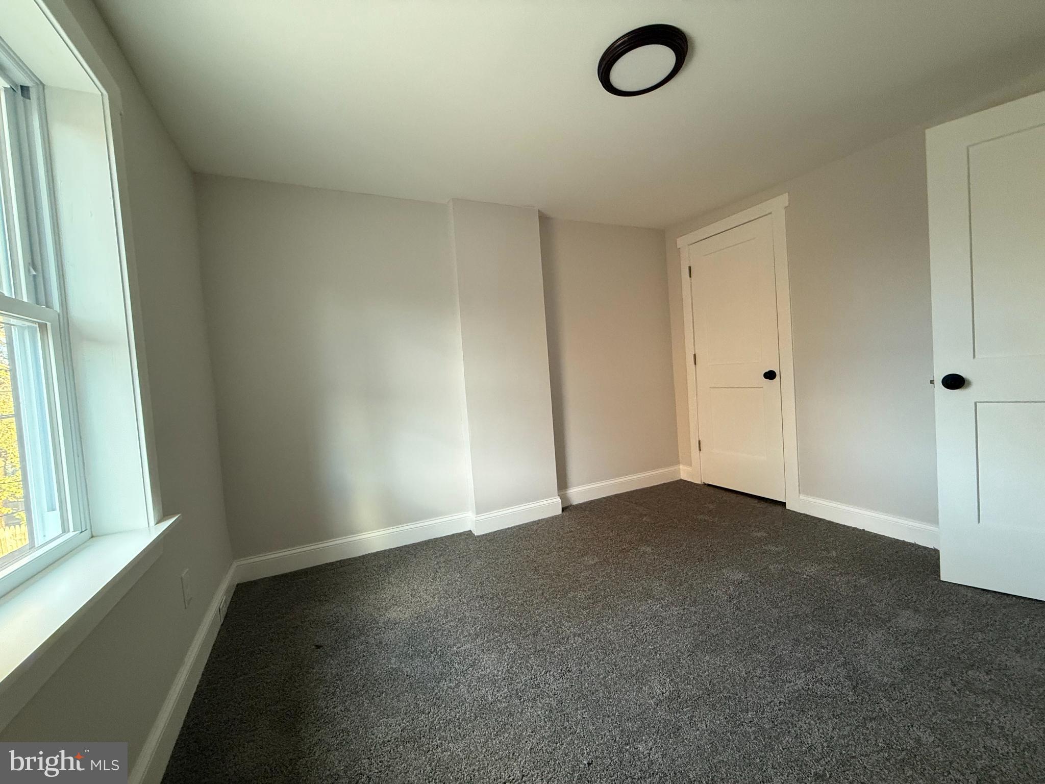 1181 South Octagon Road Camden, NJ 08104 - Photo 13 of 17 an empty room with window