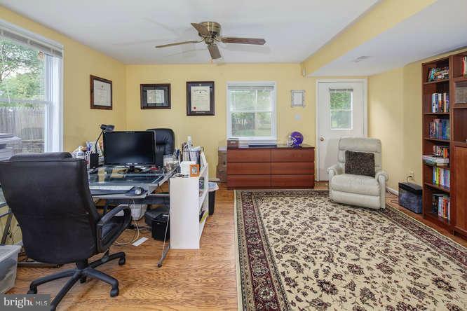 14719 Braddock Road Centreville, VA 20120 - Photo 9 of 22 Interior (General)