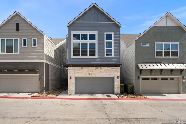 $2,950 | 5843 Whitby Road, Unit 44, San Antonio, TX 78240