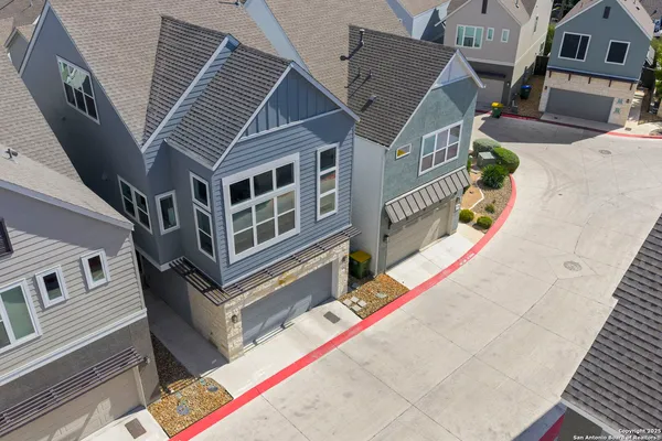 a view of house with street