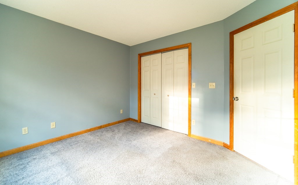592 Russell Road Westfield, MA 01085 - Photo 19 of 32 an empty room with window