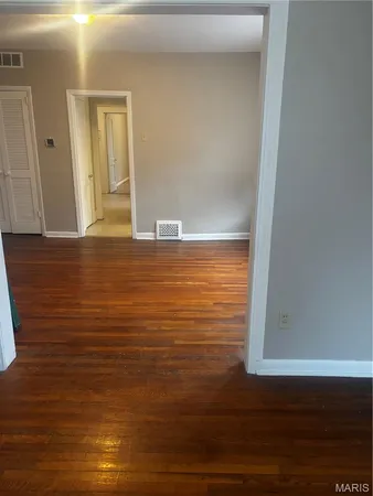 $820 | 5043 Alaska Avenue, Unit B, St. Louis, MO 63111