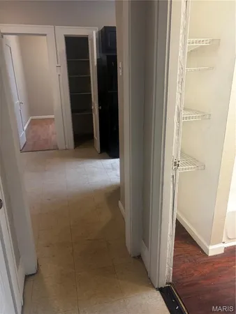 $820 | 5043 Alaska Avenue, Unit B, St. Louis, MO 63111