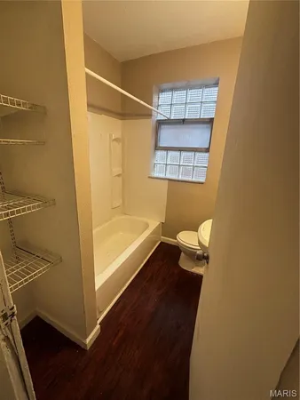 $820 | 5043 Alaska Avenue, Unit B, St. Louis, MO 63111