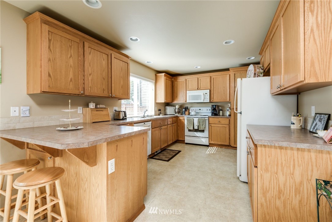 7017 Inlay Street Southeast Lacey, WA 98513 - Photo 10 of 25 Gallery Image 10