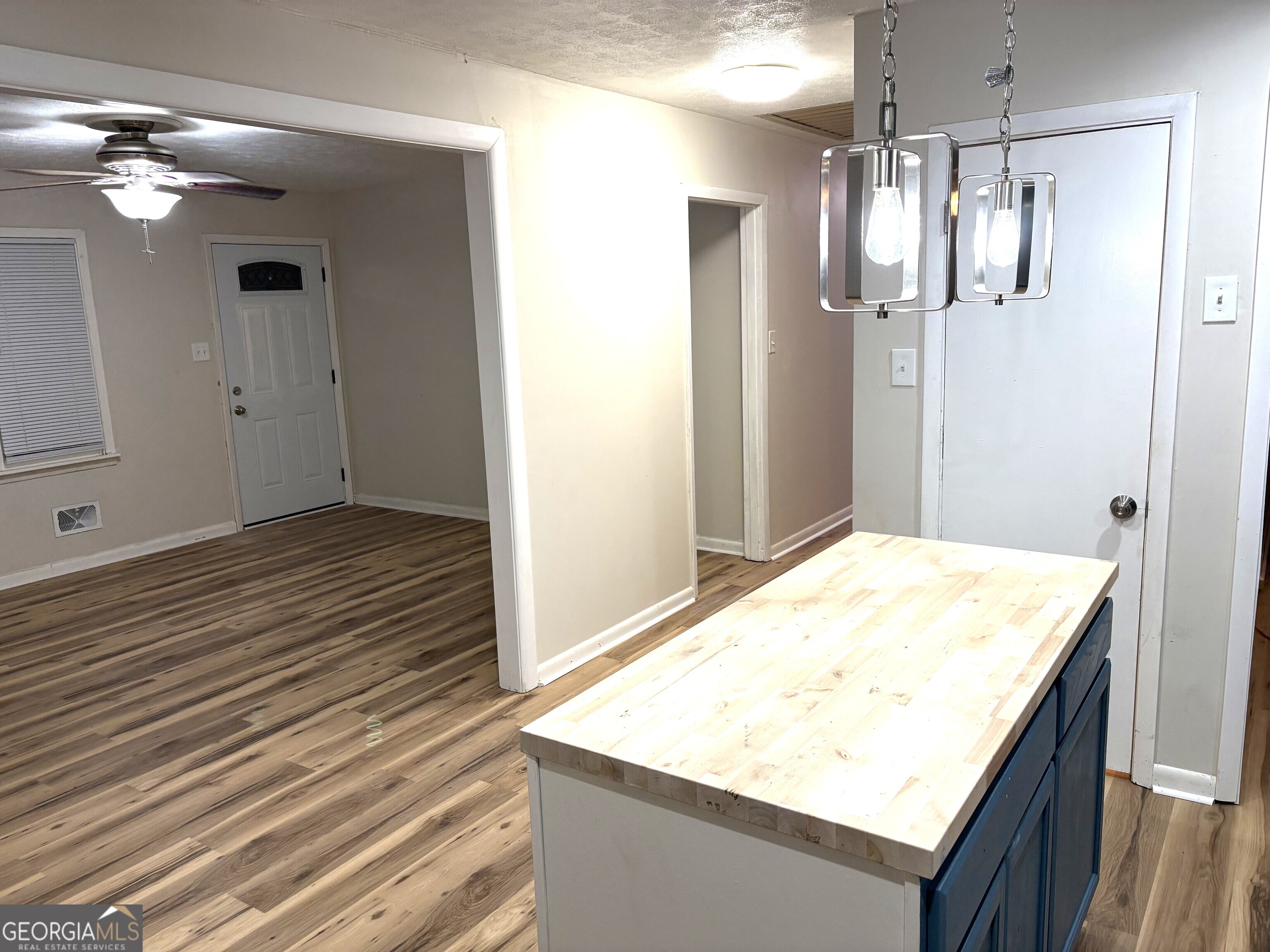 111 Hawthorne Road Warner Robins, GA 31093 - Photo 9 of 22 a bathroom with a granite countertop sink and shower