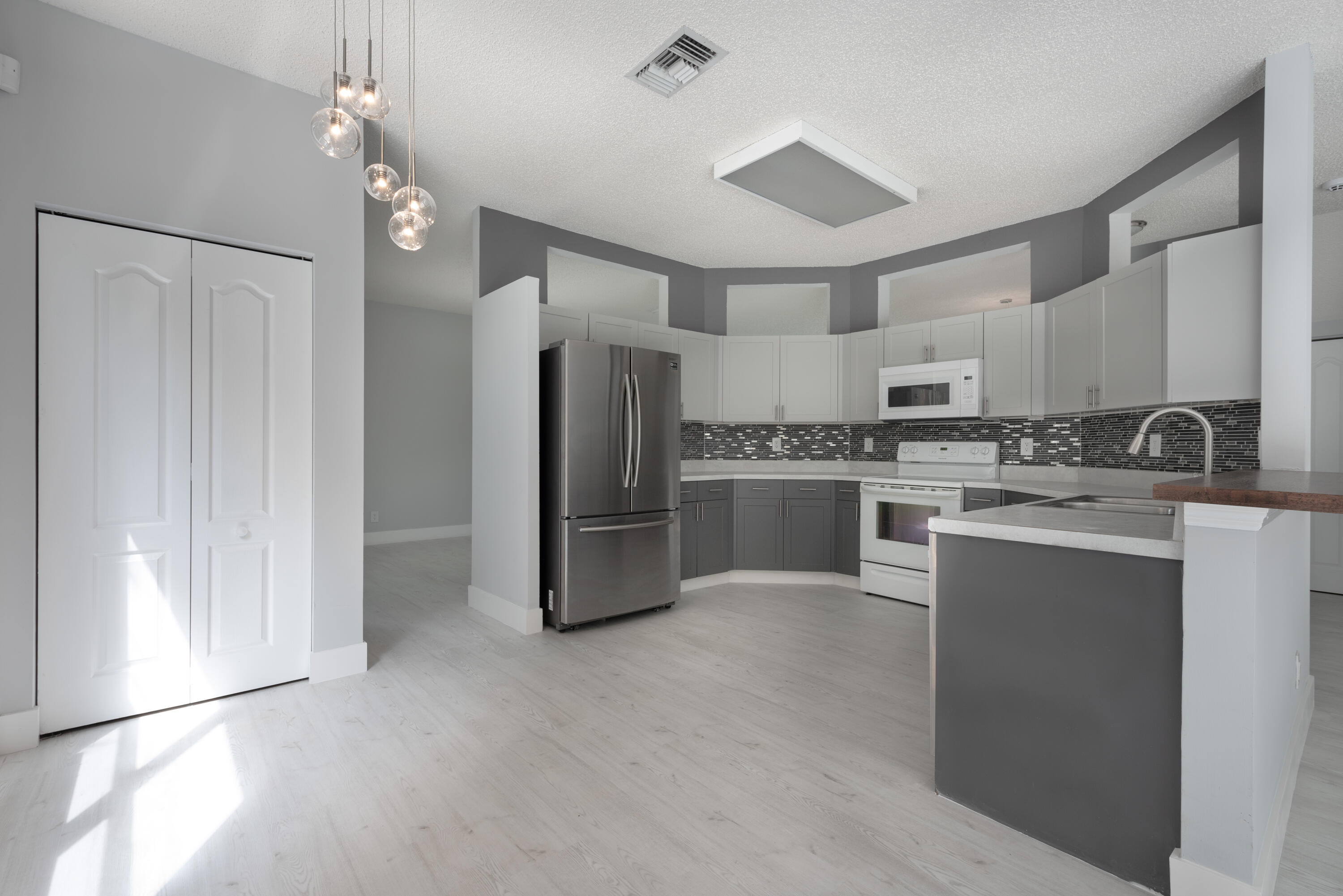 9542 Fox Trot Lane Boca Raton, FL 33496 - Photo 13 of 49 Kitchen