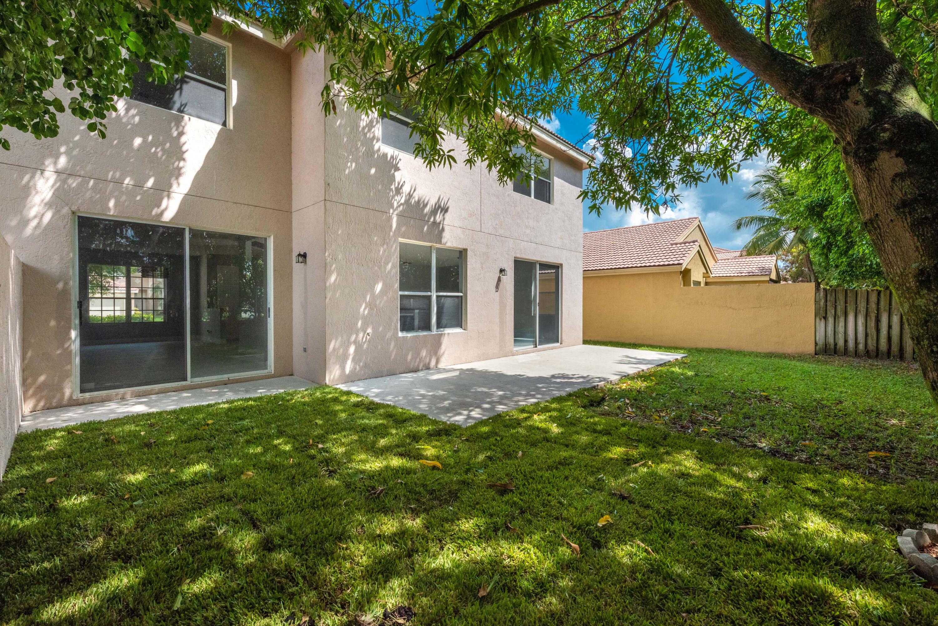 9542 Fox Trot Lane Boca Raton, FL 33496 - Photo 19 of 49 Backyard