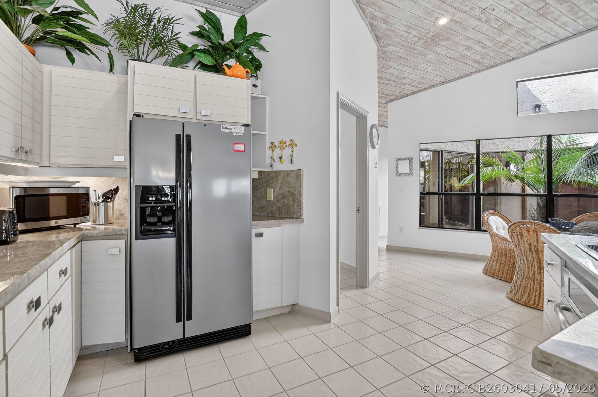 22519 Esplanada Circle Boca Raton, FL 33433 - Photo 26 of 57 kitchen