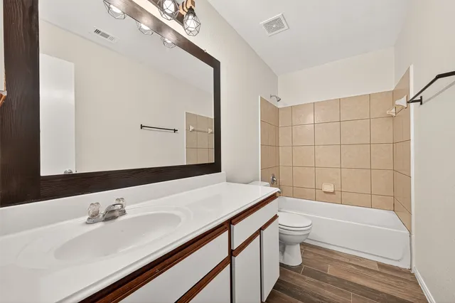 $250,000 | 2107 Bishop Hollow Lane, Rosenberg, TX 77471